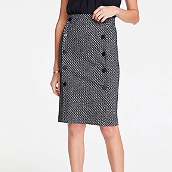 Never Worn Ann Taylor Button Knit Pencil Skirt - Picture 4 of 5